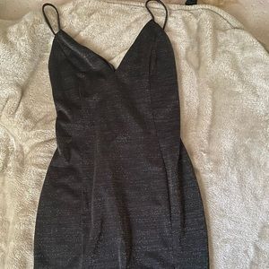 Super cute party type of vibe dress with slit